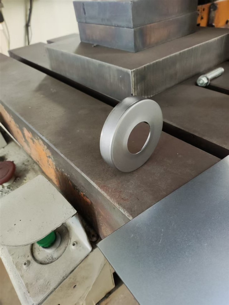 Customized Sheet Metal Stamping Dies For Steel Hardware Parts, Development And Processing Of Primary Colors factory