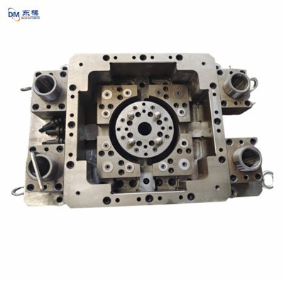 Stimplunarverkfæri úr málmi